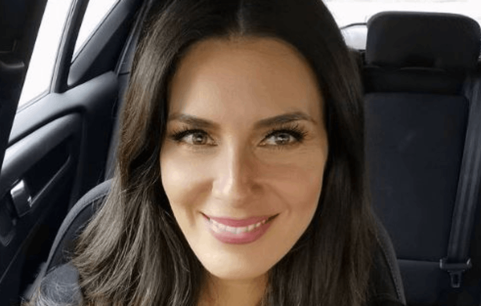 <span style='color:red;'><b>MARIJA KILIBARDA</b></span> PREMIJERNO OBJAVILA FOTOGRAFIJU SA DEČKOM: Voditeljka u zagrljaju Branislava Vučelića! (FOTO)